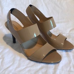 *NWT*- MICHAEL Michael Kors-Rochelle Patent Sandal